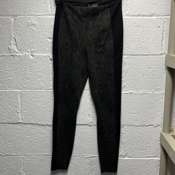 Lysse Laura Snakeskin Print Ponte Leggings small - Picture 3 of 7